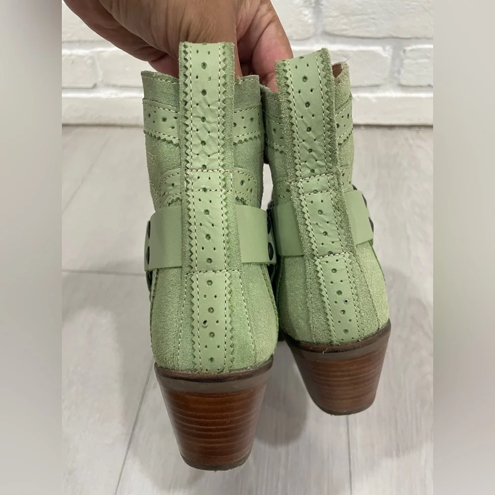 DINGO‎ GUMMY BEAR LEATHER MINT BOOTIE  Size 6.5 Western Cowgirl Rodeo Boots